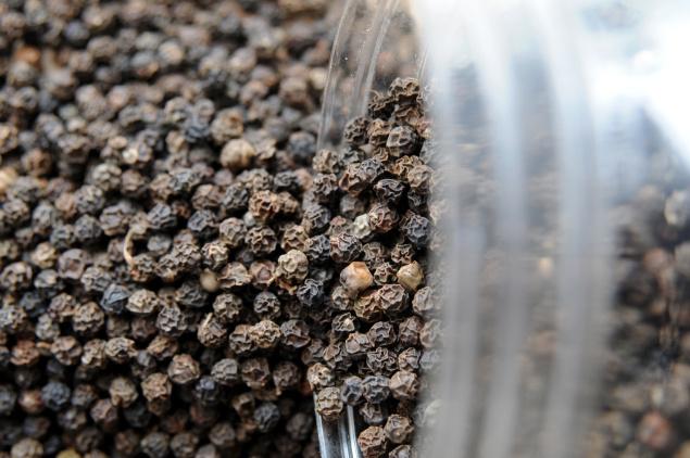 Pepper prices fell again due to the selling pressure of the new crop